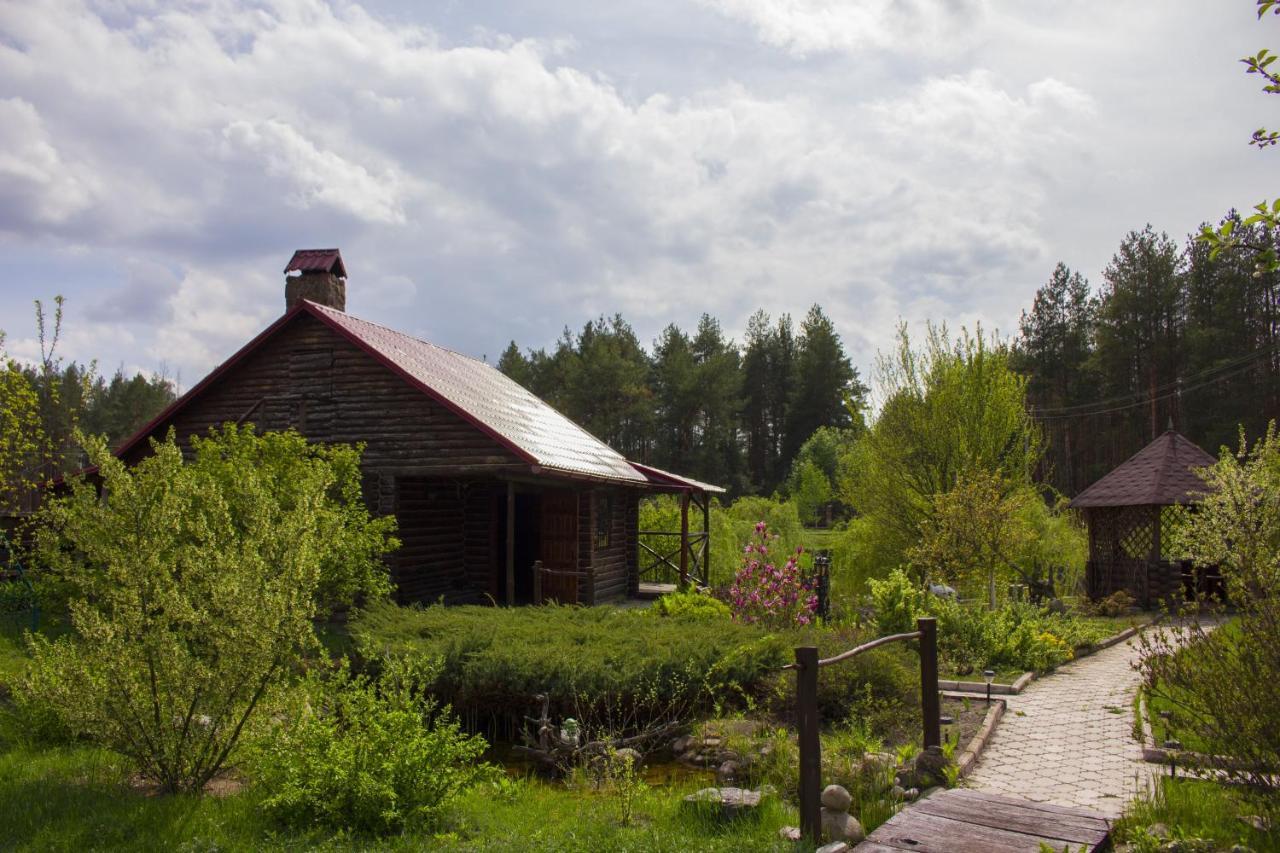 Holiday home затишна з озером біля лісу *
